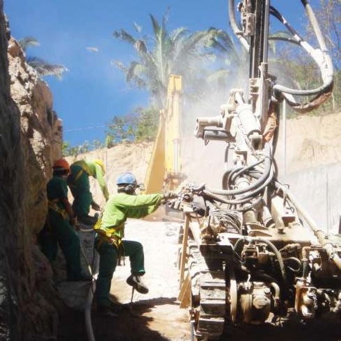 Sondagem rotativa em frente de trabalho