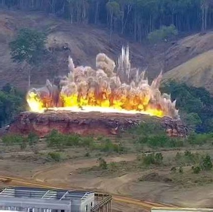 Preparação de desmonte de rocha executado pela SOLOENGE
