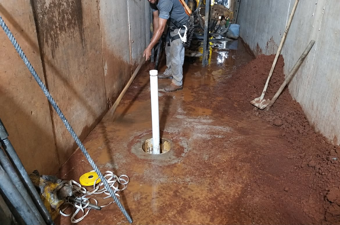 Dreno instalado em estrutura de concreto